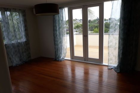Photo of property in 1/20 Philson Terrace, Browns Bay, Auckland, 0630
