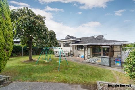 Photo of property in 14 Wikiriwhi Crescent, Awapuni, Palmerston North, 4412