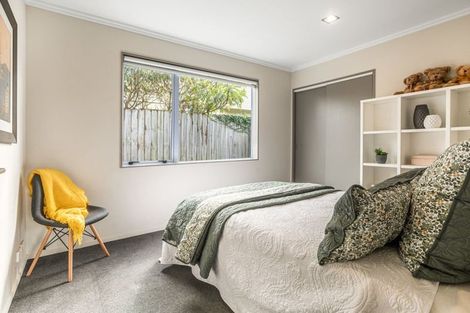 Photo of property in 90 Roberts Avenue, Belmont, Auckland, 0622