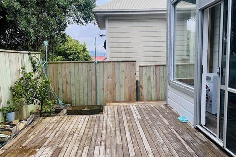 Photo of property in 25a Kenwyn Terrace, Newtown, Wellington, 6021