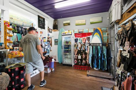 Photo of property in 102 Tasman Street, Opunake, 4616