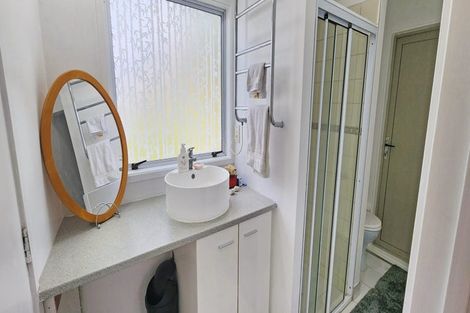 Photo of property in 2/3 Centorian Drive, Windsor Park, Auckland, 0632