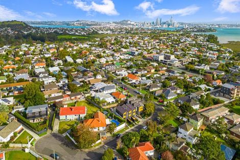 Photo of property in 6/12 Fraser Road, Narrow Neck, Auckland, 0624