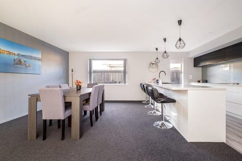 Photo of property in 33 Northmoor Boulevard, Rolleston, 7615
