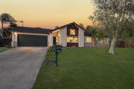 Photo of property in 5 Magic Way, Randwick Park, Auckland, 2105