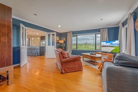 Photo of property in 1061 Taonui Road, Colyton, Feilding, 4775
