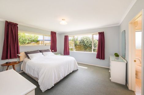 Photo of property in 34 Washington Parade, Milson, Palmerston North, 4414