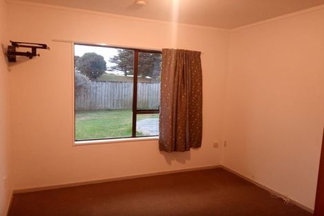 Photo of property in 2/21 Gloaming Place, Conifer Grove, Takanini, 2112