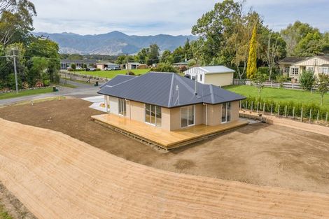 Photo of property in 27 Railway Terrace, Ohau, Levin, 5570