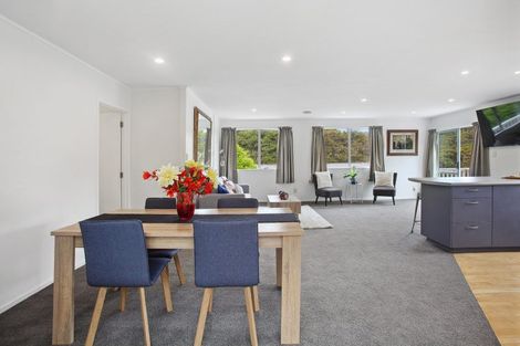 Photo of property in 7 Napuka Road, Henderson Valley, Auckland, 0612