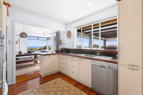 Photo of property in 50 Calvert Road, Lynmouth, New Plymouth, 4310