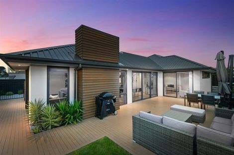 Photo of property in 98 Broadhaven Avenue, Parklands, Christchurch, 8083