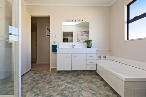 Photo of property in 247 Guppy Road, Taradale, Napier, 4112