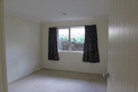 Photo of property in 60 South Kensington Way, Henderson, Auckland, 0612