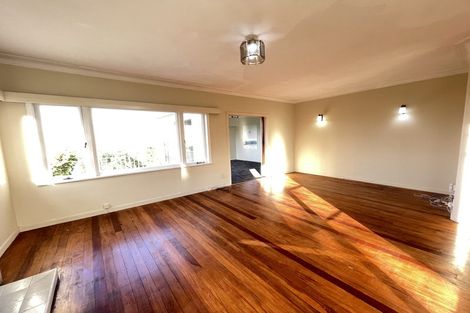 Photo of property in 89 Forrest Hill Road, Milford, Auckland, 0620