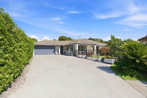 Photo of property in 30 Seabreeze Place, Papamoa Beach, Papamoa, 3118