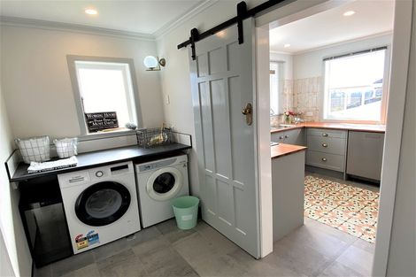 Photo of property in 2 Blacks Road, Greenhithe, Auckland, 0632