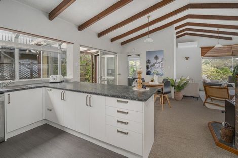 Photo of property in 6 Punga Place, Whitianga, 3510