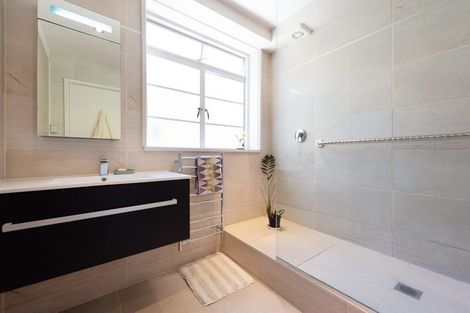 Photo of property in Wharenui Apartments, 274 Oriental Parade, Oriental Bay, Wellington, 6011