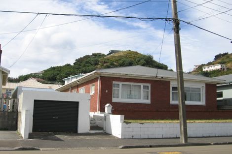 Photo of property in 4 Trent Street, Island Bay, Wellington, 6023