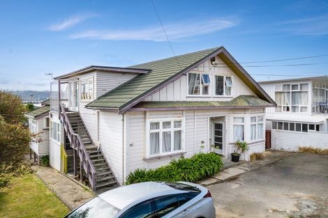Photo of property in 87 Queens Drive, Lyall Bay, Wellington, 6022