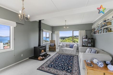 Photo of property in 44 Maungaraki Road, Korokoro, Lower Hutt, 5012