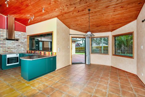 Photo of property in 4 Vela Place, Clarks Beach, 2122