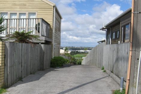 Photo of property in 1/720 East Coast Road, Pinehill, Auckland, 0632