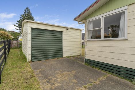 Photo of property in 49 Toi Street, Otaki Beach, Otaki, 5512