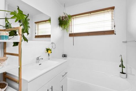 Photo of property in 5 Shortland Street, Tamatea, Napier, 4112