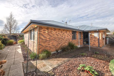 Photo of property in 16 Riegler Place, Belfast, Christchurch, 8051