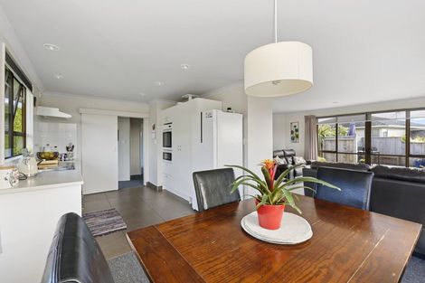 Photo of property in 4 Frimley Terrace, Waikanae Beach, Waikanae, 5036