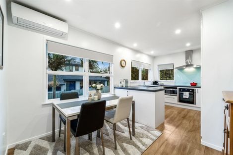 Photo of property in 3/3 Marsh Avenue, Forrest Hill, Auckland, 0620