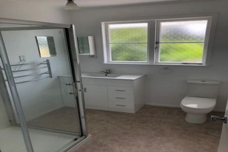 Photo of property in 15 Ellesmere Crescent, Pakuranga Heights, Auckland, 2010