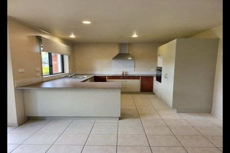 Photo of property in 30 Zefiro Drive, Massey, Auckland, 0614