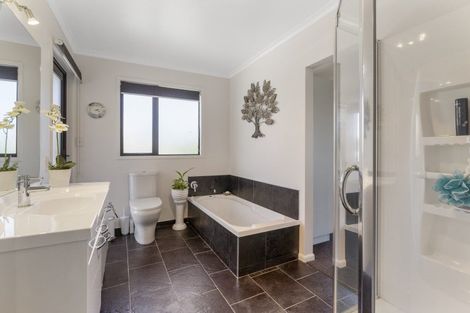 Photo of property in 59 Western Rise, Ohau, Levin, 5570