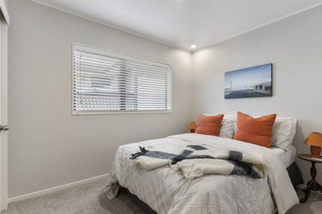 Photo of property in 2/9 Perendale Close, Somerville, Auckland, 2014