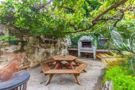 Photo of property in 611 Saint Aubyn Street West, Saint Leonards, Hastings, 4120