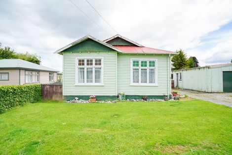 Photo of property in 11 Clifden Highway, Tuatapere, 9620