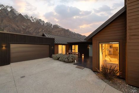 Photo of property in 24 Mckellar Drive, Jacks Point, Queenstown, 9371