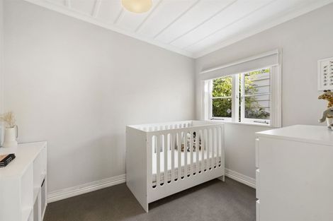 Photo of property in 7 Rodney Road, Northcote Point, Auckland, 0627