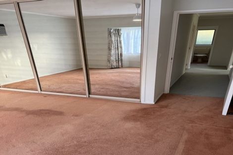 Photo of property in 1/15 Micawber Place, Mellons Bay, Auckland, 2014