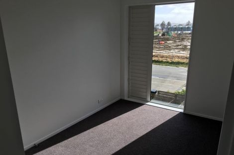 Photo of property in 55 Glidepath Road, Hobsonville, Auckland, 0616