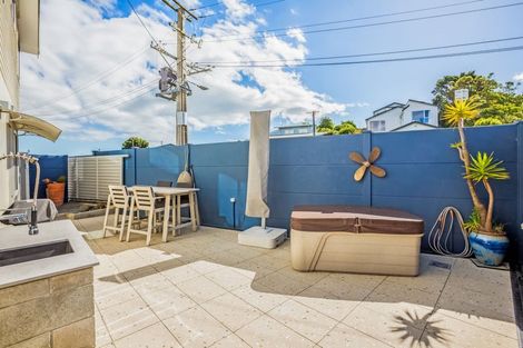 Photo of property in 5 Beach Road, Plimmerton, Porirua, 5026