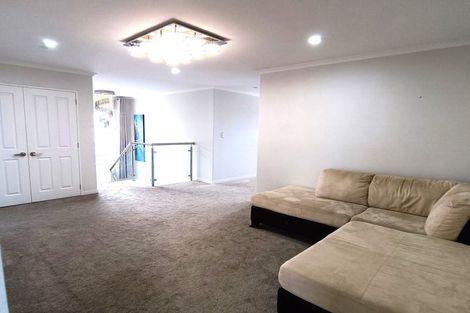 Photo of property in 73 Rosewell Crescent, Flat Bush, Auckland, 2019