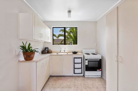 Photo of property in 2/26 Karepo Crescent, Ranui, Auckland, 0612