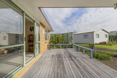 Photo of property in 16 Meadow Drive, Whitianga, 3510