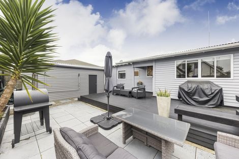 Photo of property in 126 Heretaunga Street, Palmerston North, 4414