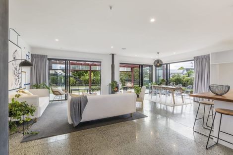 Photo of property in 44 Taikata Road, Te Atatu Peninsula, Auckland, 0610