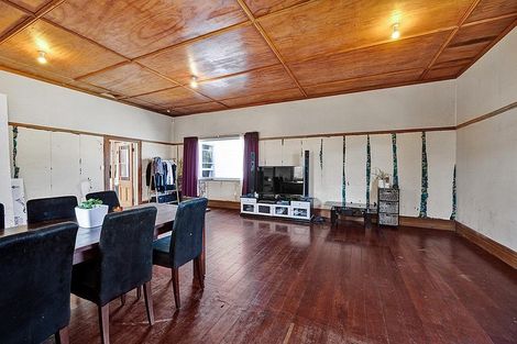 Photo of property in 5 Tawhiti Road, Hawera, 4610